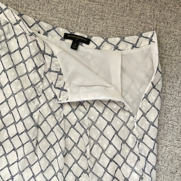 EUC banana republic silk skirt size 4 - Picture 4 of 8